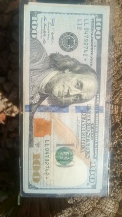 Dos Billetes Para La Colección Uno De 5 Dls Y Otro De 100 Con Estrella 