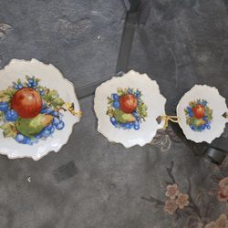 3 PERFECT PLATES  NEW WALL DECOR