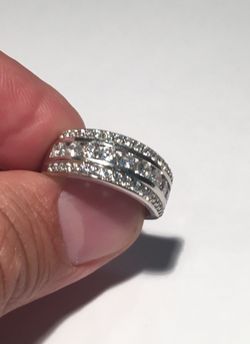 BEAUTIFUL Silver Ring Band with CZ stones size 8.25