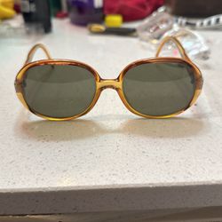Christian Dior Woman’s Sunglasses. Ultra Nice