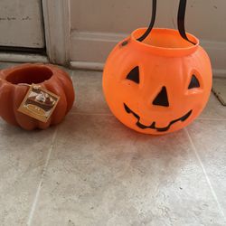 Halllween Costumes And Decorations  Thumbnail