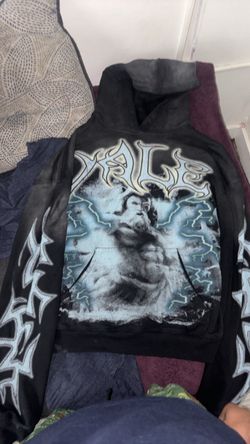 Vale hoodie size Large