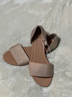 Girl/women Gold Sandals Size 5 1/2