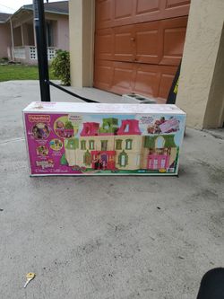 Dollhouse - Fisher Price Living Family