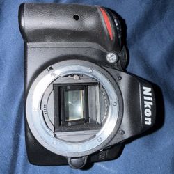 Like New Nikon D3200