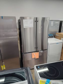 GE Energy Star 21.9 cu ft Fingerprint Resistant Counter-Depth French-Door Refrigerator
