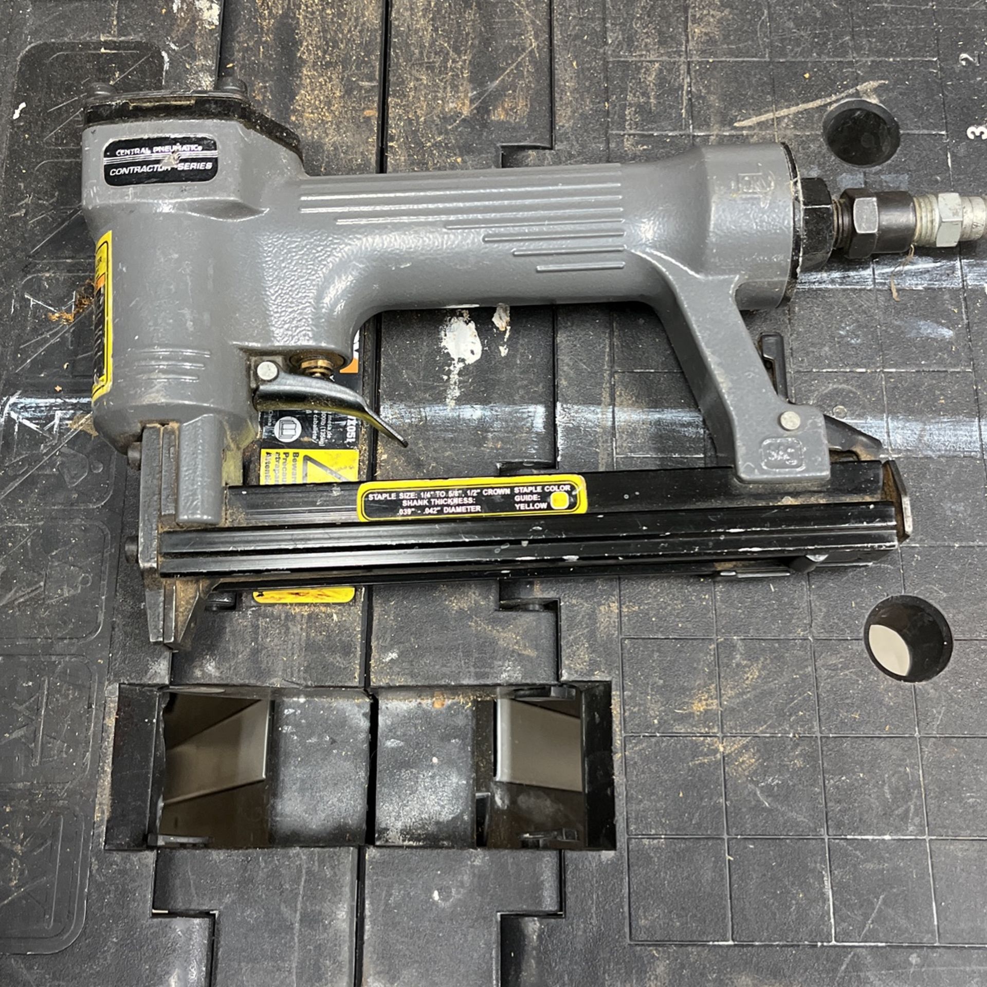 Pneumatic Stapler