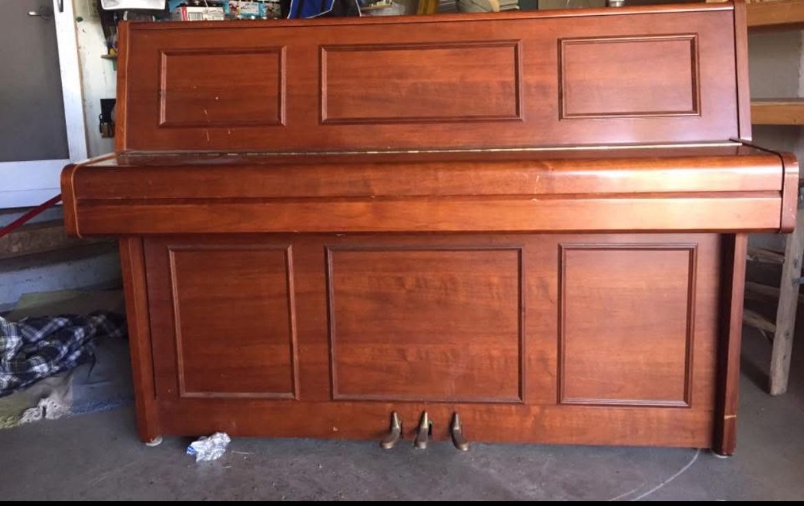Schafer & Sons Upright Piano
