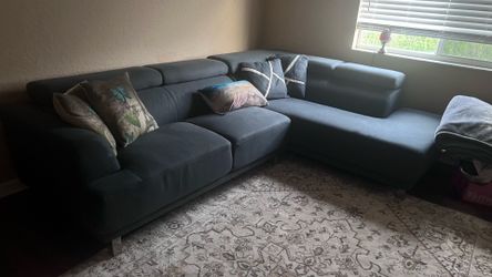 Sectional couch