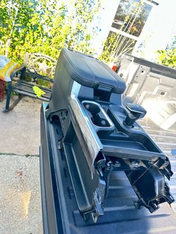 2023-2026 gmc sierra center console