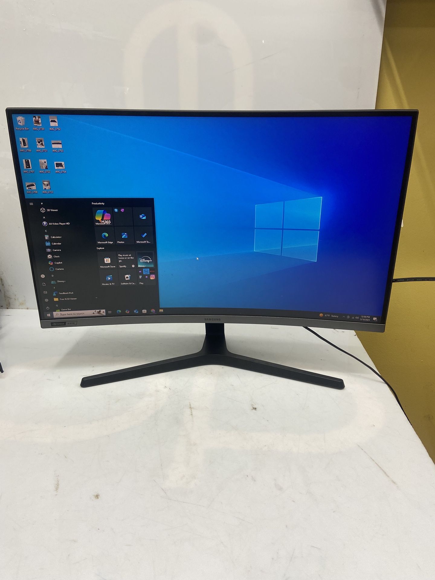 SAMSUNG 27-Inch CRG5 240Hz Curved Gaming Monitor (LC27RG50FQNXZA) – Computer Monitor, 1920 x 1080p Resolution, 4ms Response Time, G-Sync Compatible, H