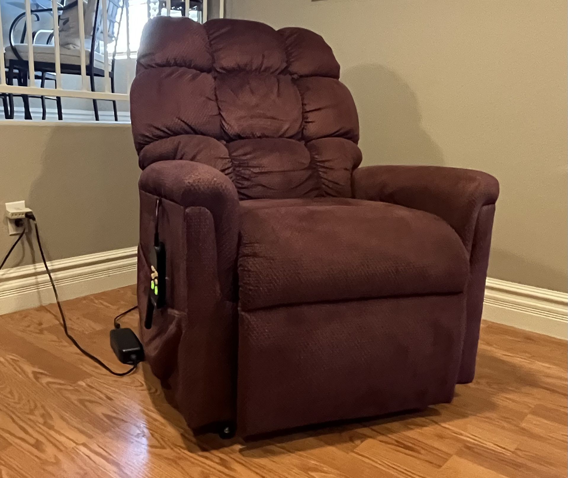 Recliner & Lift Chair