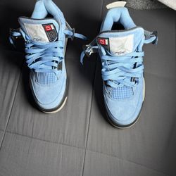 Jordan 4 universal blues 
