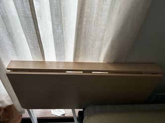 Foldable wooden desk