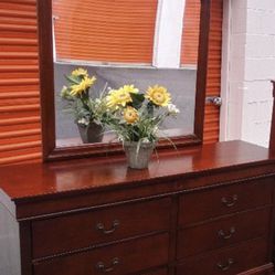 Solid Wood Long Dresser, Big Drawers, Big Mirror. Drawers Sliding Smoothly Great Confition