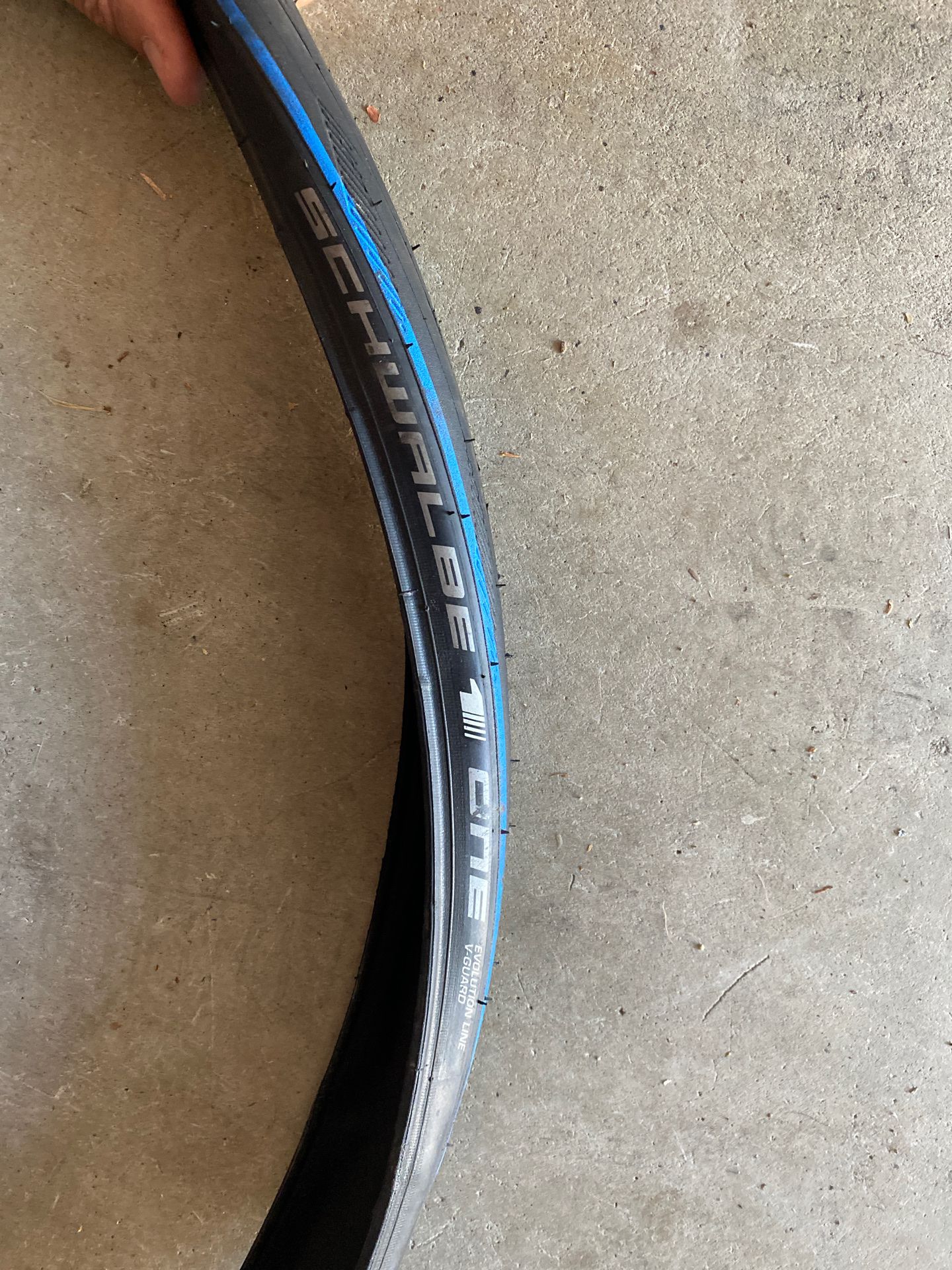 Schwalbe evolution road bike tire. 700x25