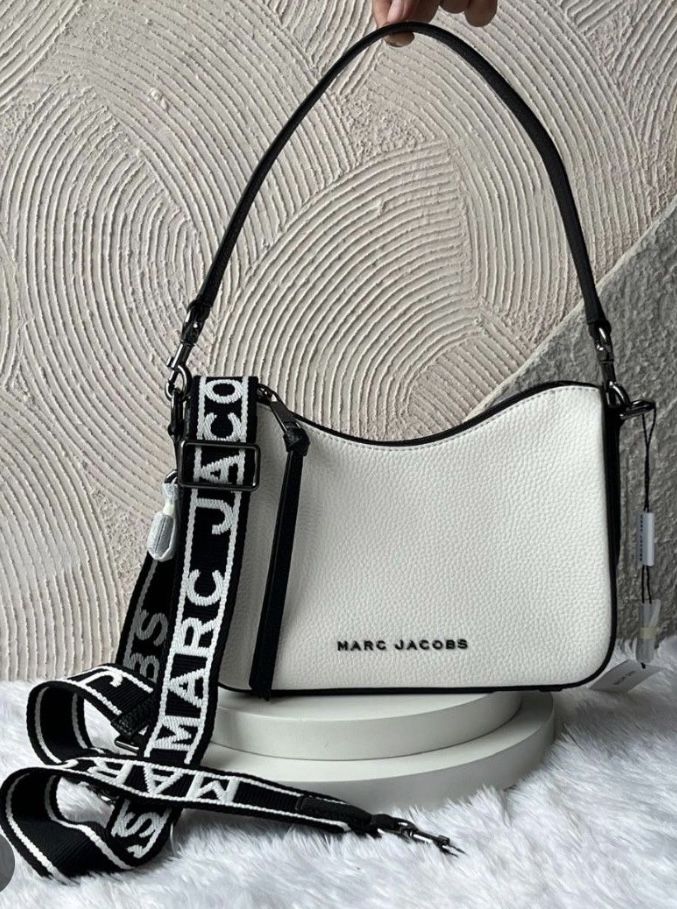 New & Authentic Marc Jacobs Small Black & White Drifter