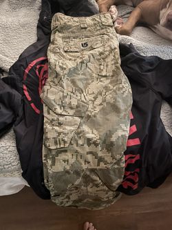 Burton Camo Snowboard pants sz 32