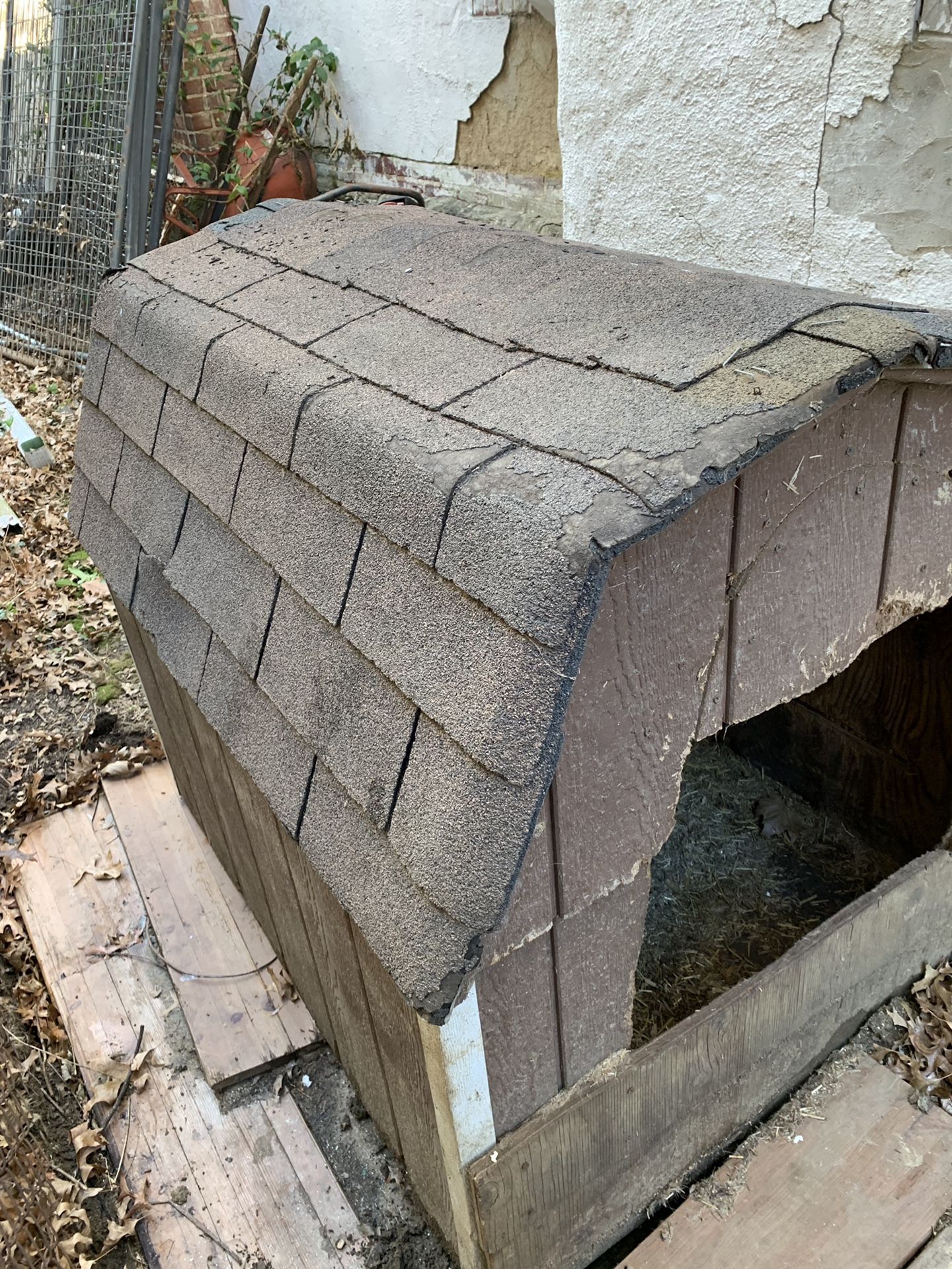 Used Dog House