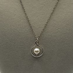 Sterling Silver & Fresh Water Pearl 17” Necklace