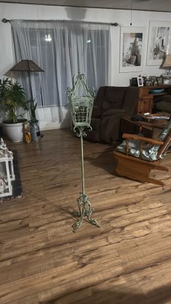 Candle holder