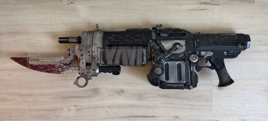 Gears of War Retro Lancer Replica