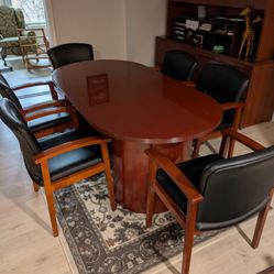 Cherry Wood Conference Table.  Racetrack Style.  6 Leather Chairs.  Beautiful Condition.  