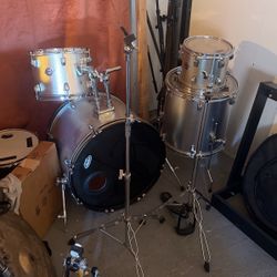 Ludwig Drum Set