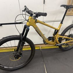 Santa Cruz Bronson C Carbon Fiber Custom Build Mountain Bike