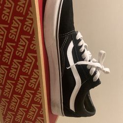 Black & White Vans.. Size 10 (Men)