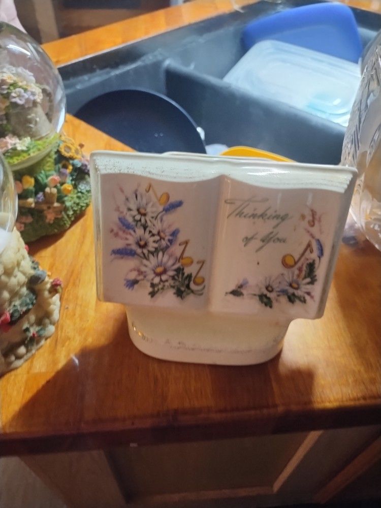 Carnival Glass, Antique Items