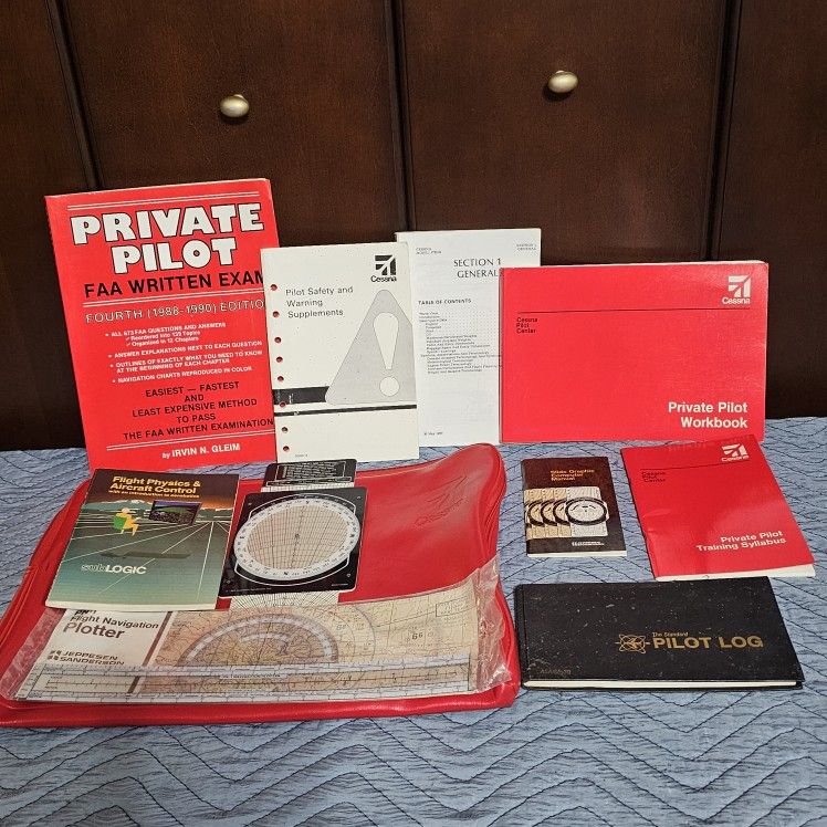 Private Pilot Cesna Vinyl Bag With Assorted Items Found At Estate Sale $20 obo