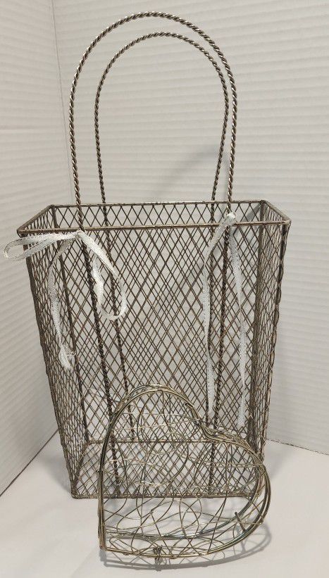 Wire Basket With Wire Heart