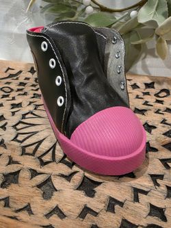 VINTAGE SHOE COIN BANK