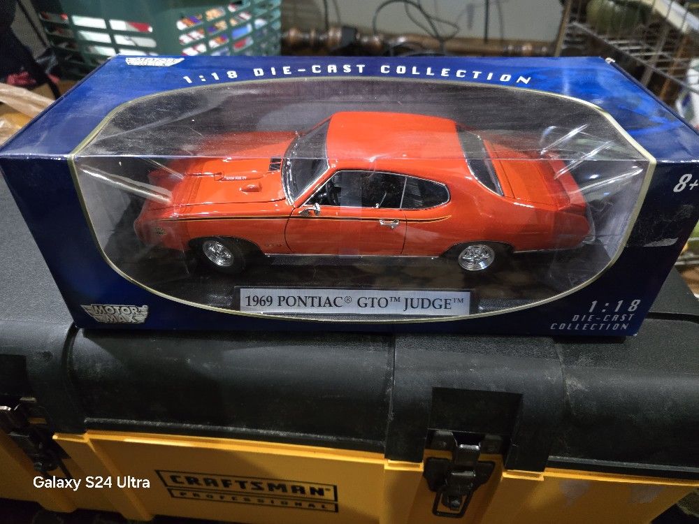 Motor Max 1:18 Die-Cast Collection 1969 Pontiac GTO "The Judge"