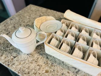 Noritake White Scapes Whitecliff Platinum Tea Set