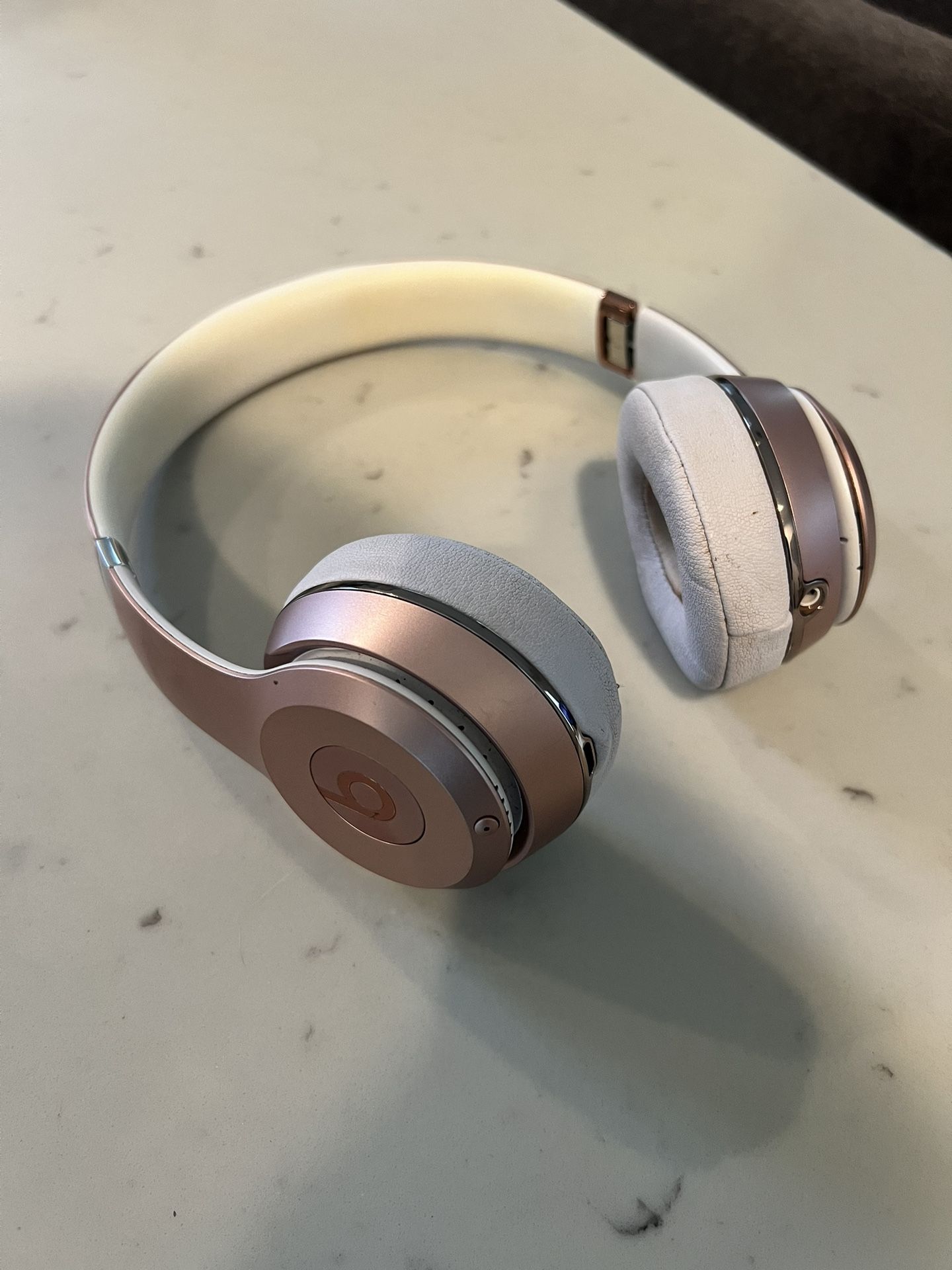 Beats Solo3 Wireless Headphones (Rose Gold)