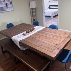 Table With Chairs 