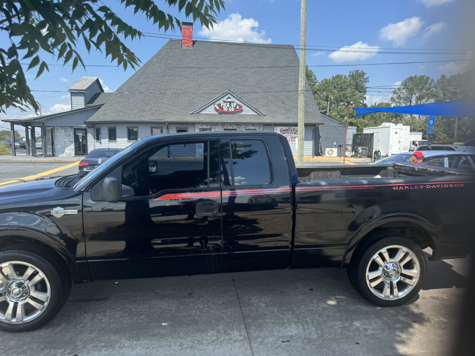2006 Harley Davidson Truck