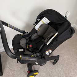 Doona Stroller And Bundle