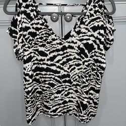 Mai tai Brand Women’s Zebra Top 