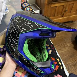 Fox V1 Motocross Helmet 