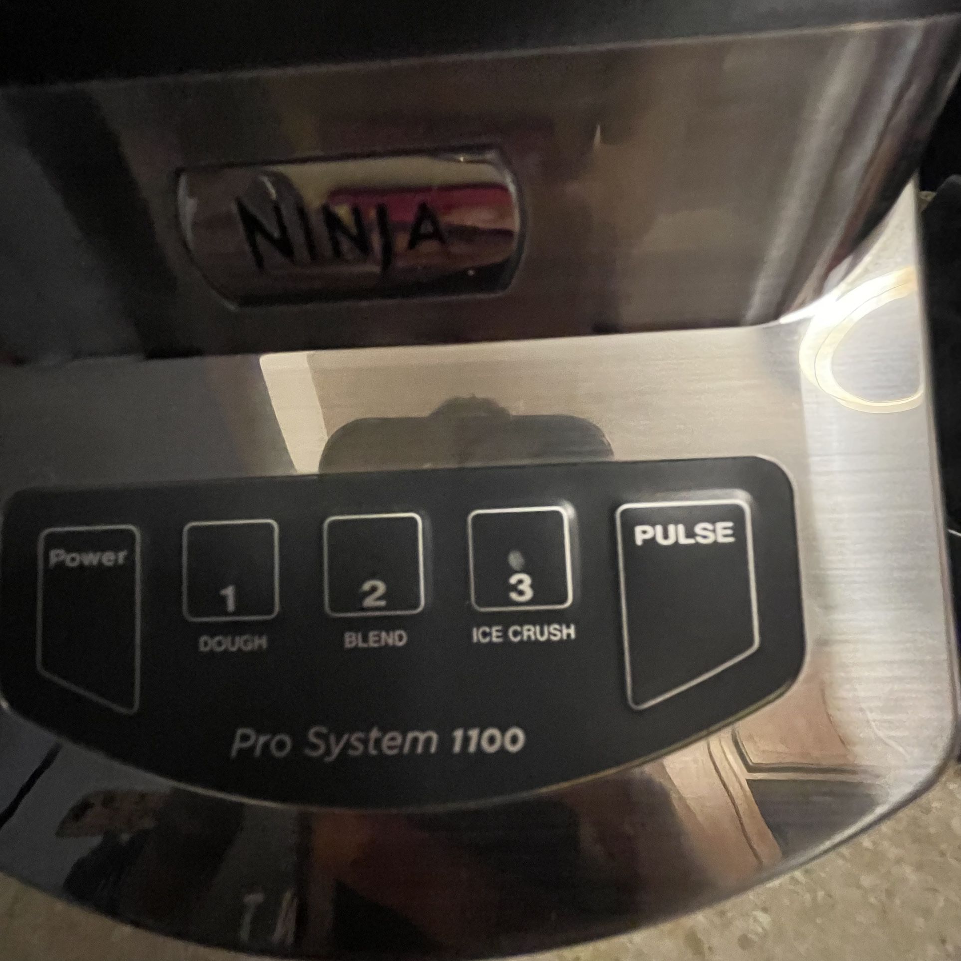 Ninja Profesional Blender 900 Watt for Sale in Kaneohe, HI - OfferUp