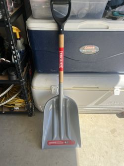 CRAFTSMAN 27-in Wood D Handle Scoop New