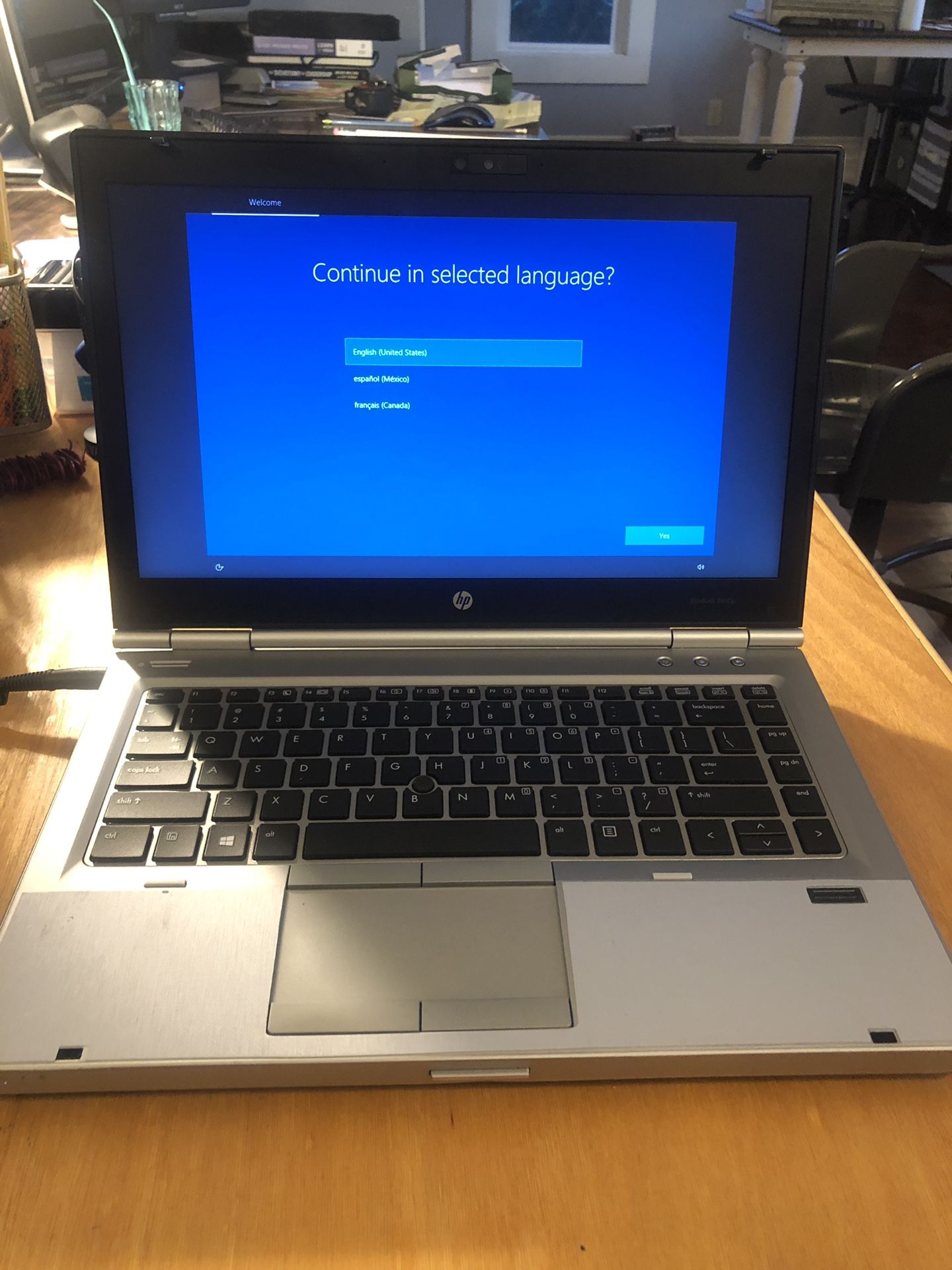 Hp elitebook lap top windows 10 with charger