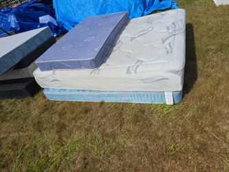 Free Box springs & mattresses