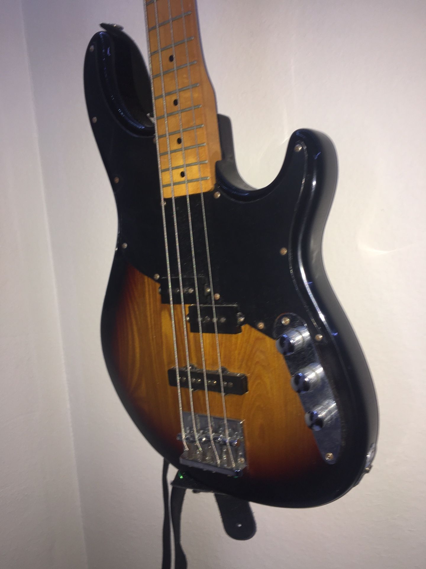 Peavey Zodiac BXP 4-String Bass Guitar