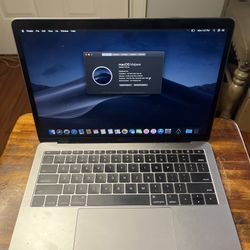 2017 Apple MacBook Pro 8GB Intel I5 Dual Core 256GB Like New 103 Counts On Battery Comes With Case, NO DING, NO DENT OR ANY SCRATCHES!