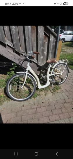 Biria Easy Boarding 7 Speed Step Through Cruiser Bicycle, White, 40CM