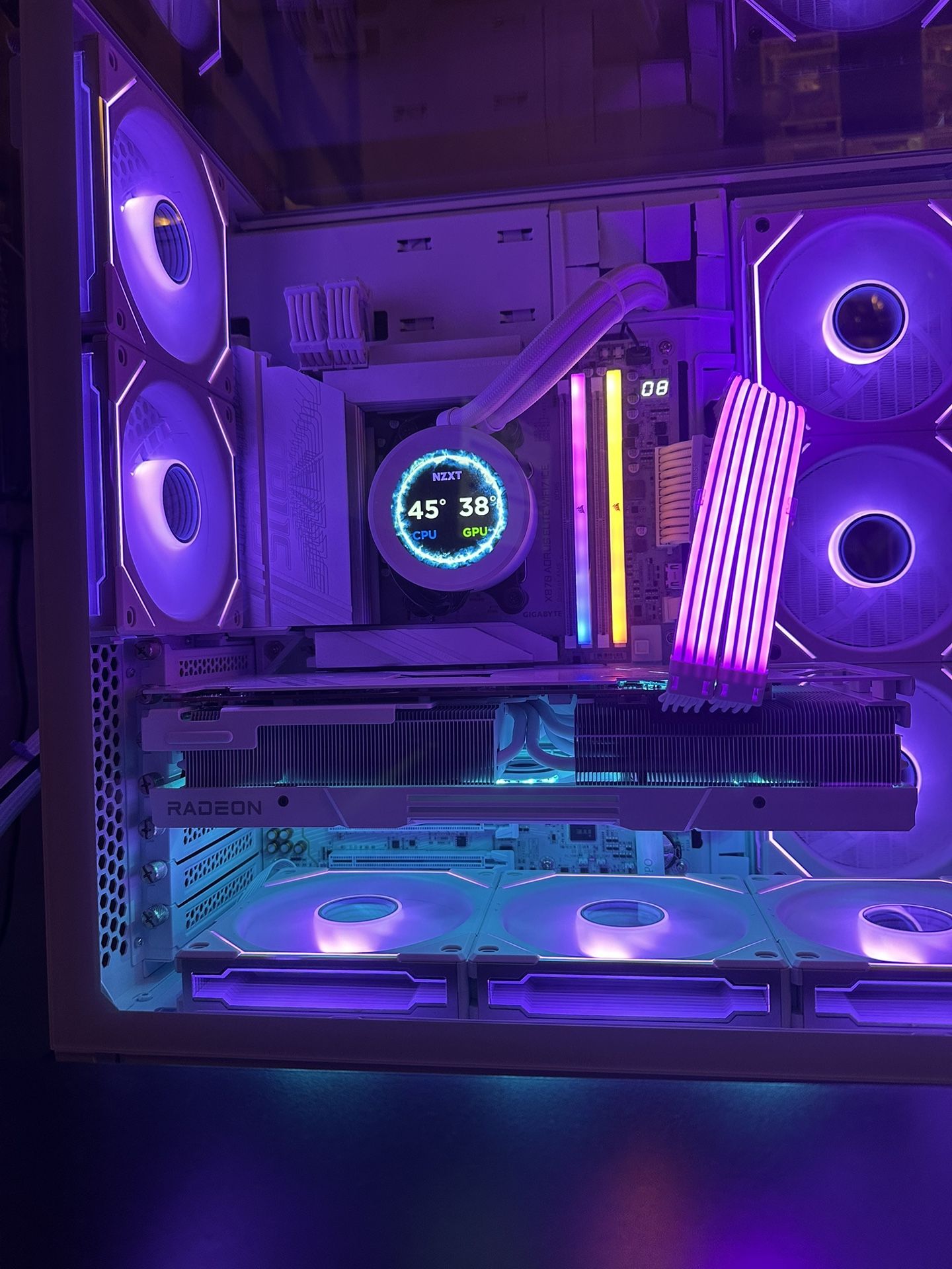 AMD 7900 XT 20gb Hellhound Spectral white